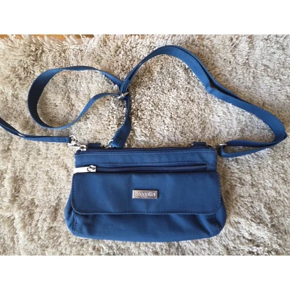 Baggallini NEW! Mini CROSSBODY Medium BLUE CROSSBODY/WRISTLET/FANNY PACK/WALLET - Picture 1 of 3